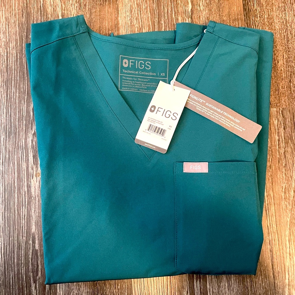 FIGS Women’s Caribbean Blue Fionlite Scrub Top XS